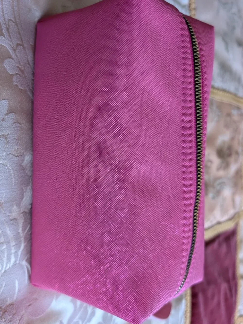 NWOT Nicole Miller Glitter Pink Cosmetic Travel Makeup Bag